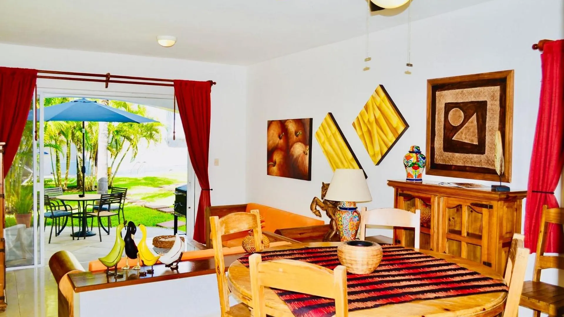 Guest house Executive Budget Room With Swimming Pool Air Conditioning And Parking Playa del Carmen Mexico