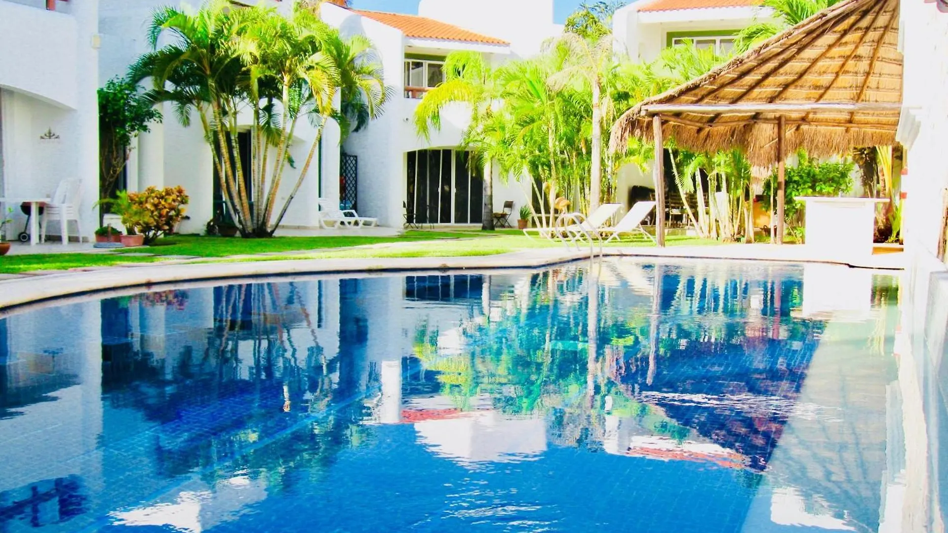 Gasthof Executive Budget Room With Swimming Pool Air Conditioning And Parking Playa del Carmen