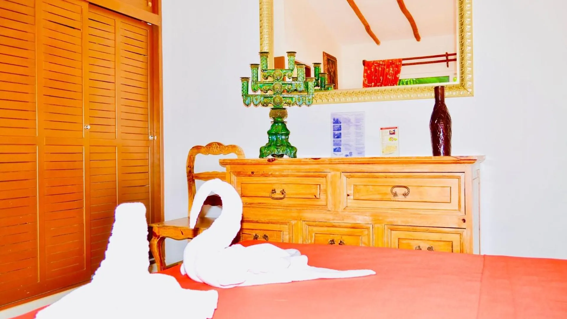 Gasthof Executive Budget Room With Swimming Pool Air Conditioning And Parking Playa del Carmen